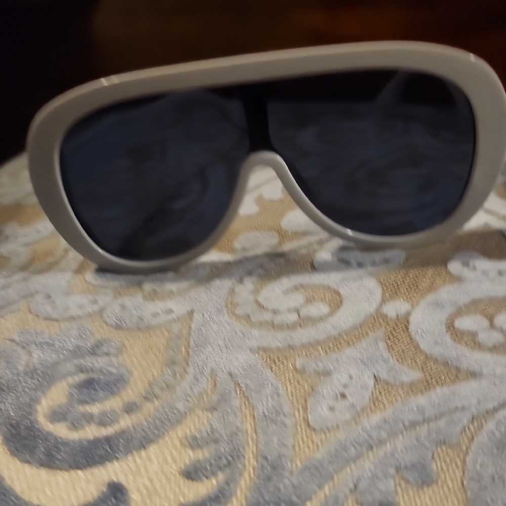 Fashion Oversized White Frame Sunglasses with Dark Lenses Never Worn